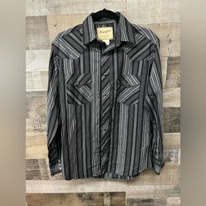 VTG Wrangler snap front shirt,  M